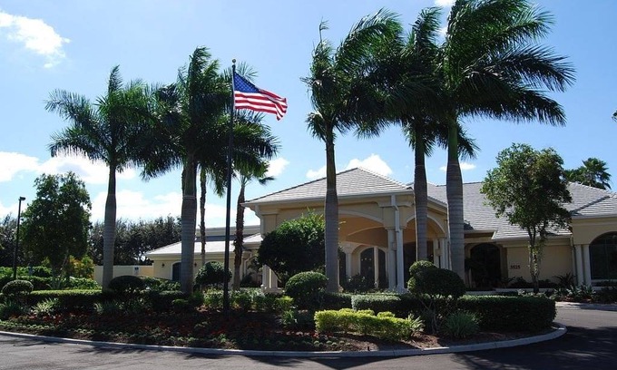 Naples Condo | 111 m² Condo ∙ 2 bedrooms ∙ 6 guests