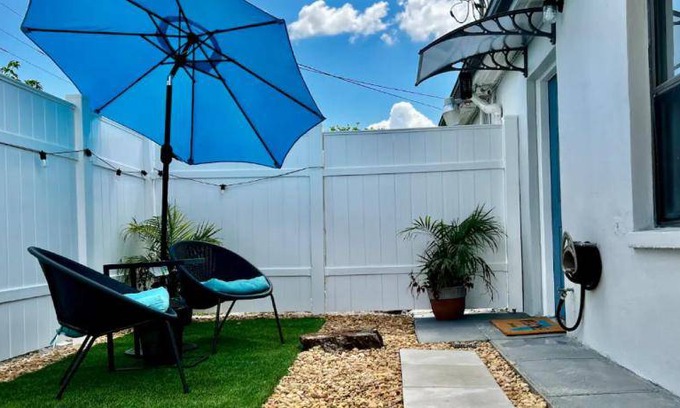 Pinecrest West Park Bed & Breakfast | 111 m² Bed and breakfast ∙ 3 bedrooms ∙ 5 guests