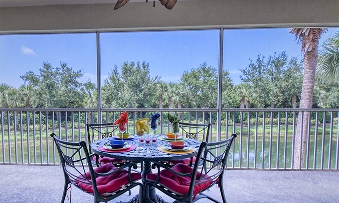 Majestic Palms House | 116 m² House ∙ 3 bedrooms ∙ 8 guests