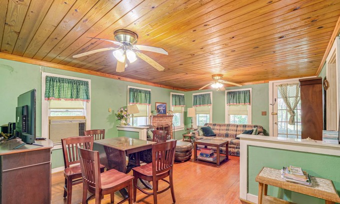 Floral City House | 118 m² House ∙ 2 bedrooms ∙ 6 guests