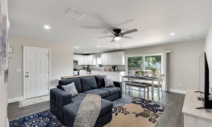 Old Seminole Heights House | 123 m² House ∙ 3 bedrooms ∙ 9 guests