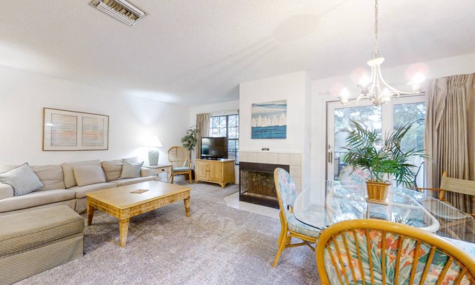 Amelia City House | 129 m² House ∙ 3 bedrooms ∙ 8 guests