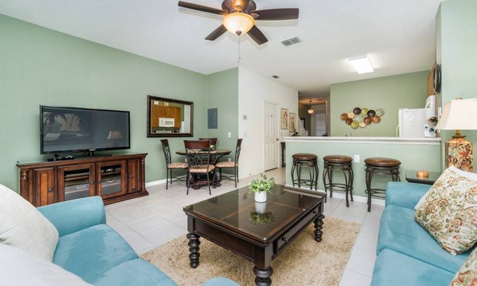 Windsor Hills House | 129 m² House ∙ 3 bedrooms ∙ 8 guests