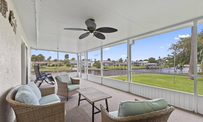 Palm Harbor House | 130 m² House ∙ 2 bedrooms ∙ 6 guests