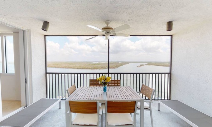 Mid Island Apartment | 133 m² Apartment ∙ 2 bedrooms ∙ 6 guests