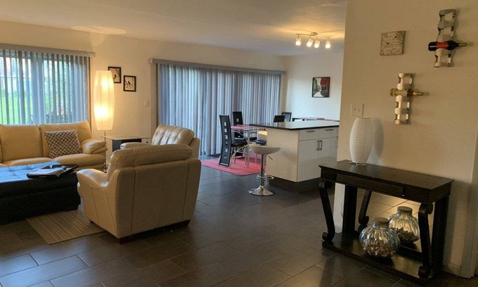 Old Naples Condo | 135 m² Condo ∙ 2 bedrooms ∙ 4 guests