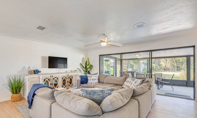 Crystal Shores House | 139 m² House ∙ 3 bedrooms ∙ 8 guests