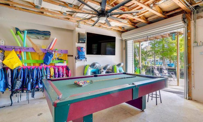 Weeki Wachee Gardens House | 139 m² House ∙ 3 bedrooms ∙ 12 guests