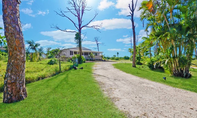 Saint James City Cottage | 141 m² Cabin ∙ 3 bedrooms ∙ 6 guests