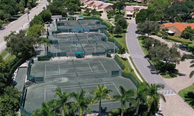 North Naples Condo | 147 m² Condo ∙ 2 bedrooms ∙ 4 guests