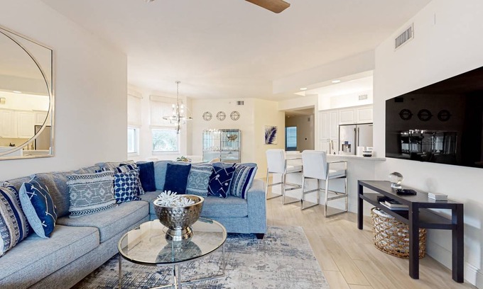 Vanderbilt Beach Condo | 151 m² Condo ∙ 3 bedrooms ∙ 6 guests