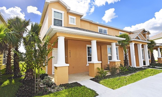 Four Corners House | 1517RC Silver Creek Home