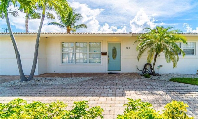 Deerfield Beach Villa | 157 m² Villa ∙ 3 bedrooms ∙ 6 guests