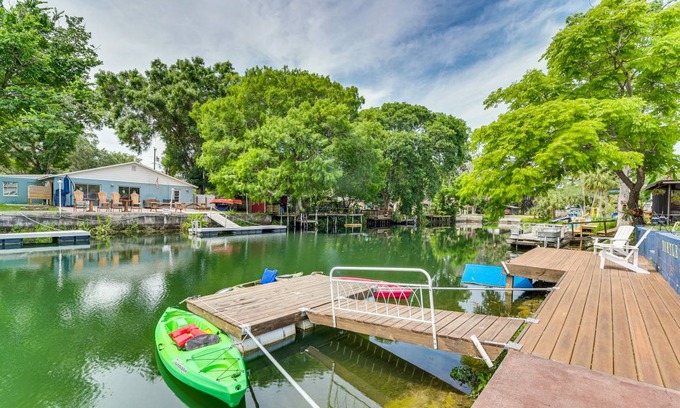 Weeki Wachee Gardens House | 165 m² House ∙ 3 bedrooms ∙ 8 guests