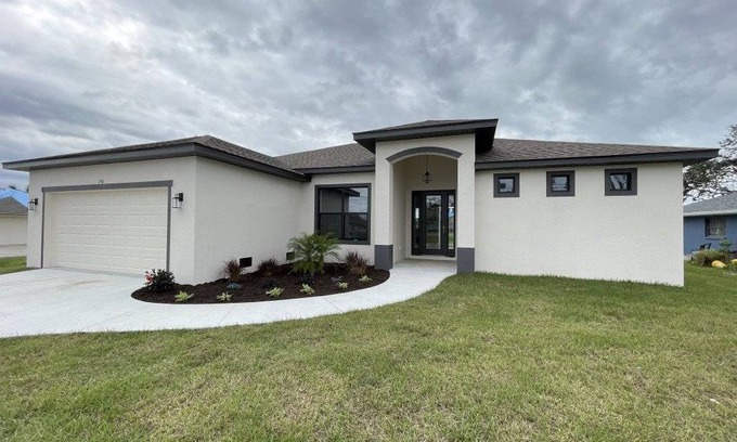 Pebble Beach House | 168 m² House ∙ 3 bedrooms ∙ 6 guests