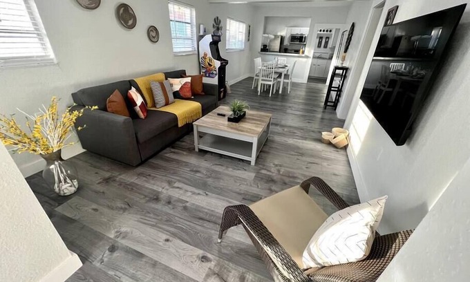 Little Havana House | 1727 NW · Lovely Home in Little Havana