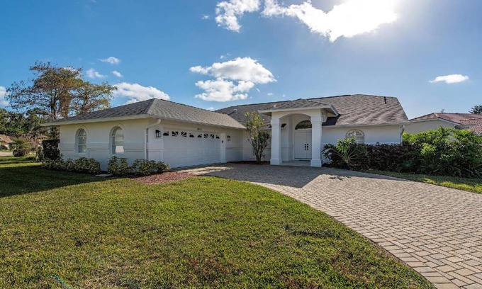 Crown Pointe House | 175 m² House ∙ 3 bedrooms ∙ 6 guests