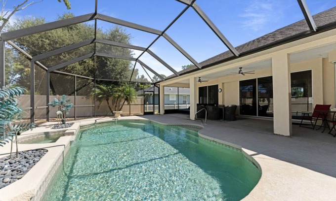 North Port House | 180 m² House ∙ 3 bedrooms ∙ 12 guests