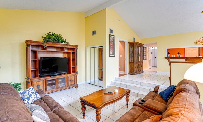 Haines City Apartment | 185 m² Apartment ∙ 2 bedrooms ∙ 4 guests