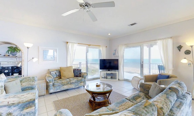Treasure Beach Village House | 187 m² House ∙ 3 bedrooms ∙ 8 guests