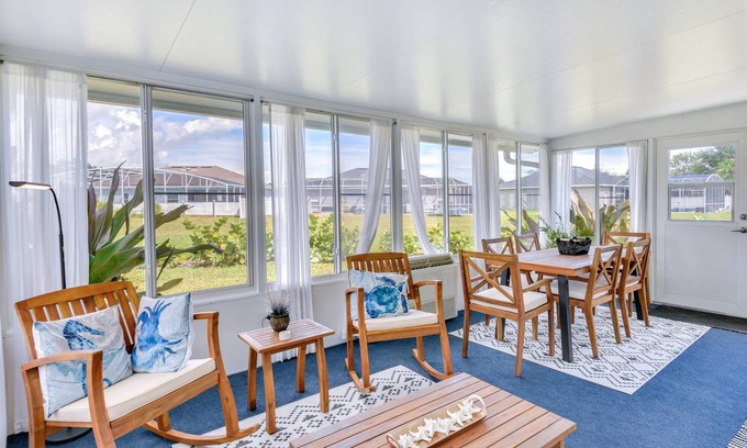 Edgewater House | 190 m² House ∙ 2 bedrooms ∙ 5 guests