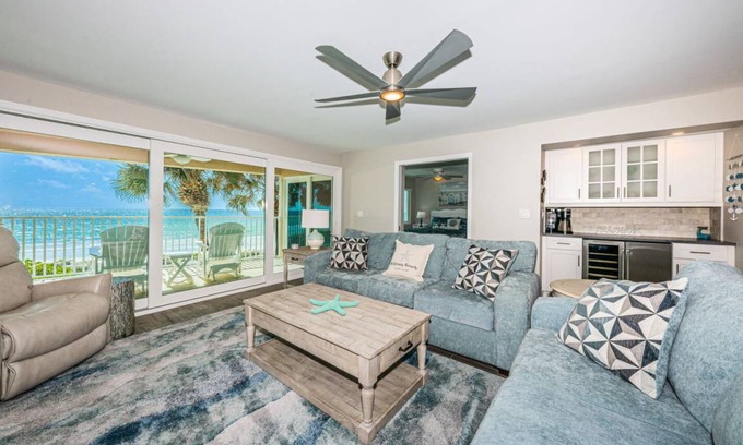 Belleair Beach Condo | 191 m² Condo ∙ 3 bedrooms ∙ 6 guests