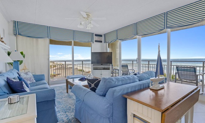 Sea Dunes Condo | 192 m² Condo ∙ 3 bedrooms ∙ 8 guests