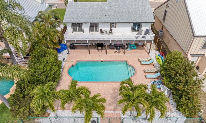 Indian Rocks Beach House | 195 m² House ∙ 4 bedrooms ∙ 10 guests