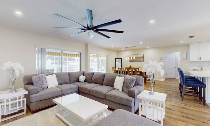 Clearwater House | 198 m² House ∙ 4 bedrooms ∙ 10 guests