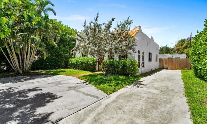 Parker Ridge Cottage | 1BR/1BA Design District Cottage - 8 Min drive from Downtown WPB
