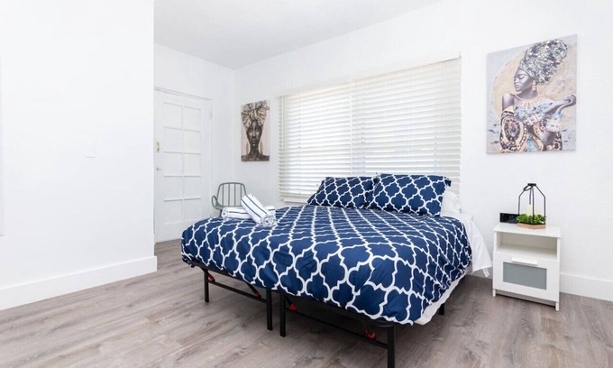 South Beach Condo | 2 B/R- Heart of South Beach, Near Ocean Dr & Beach