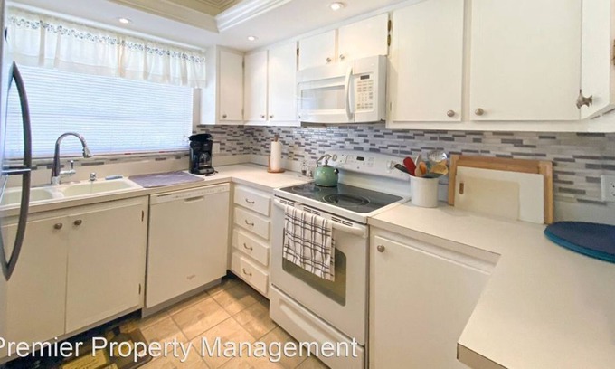 Palm River Estates Apartment | 2 Bedroom Single family 366614 by Houzlet