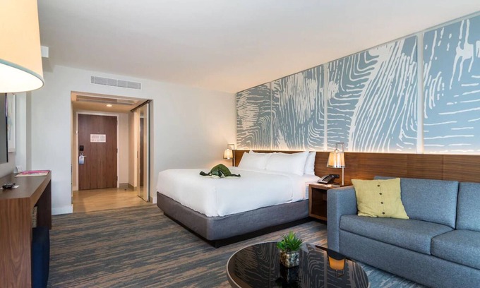 Central Beach House | 2 Ocean View Resort Units with Outdoor Pool Close to Local Gems