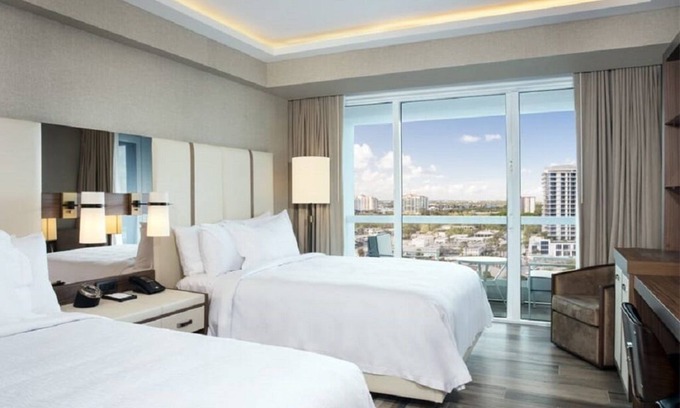 Central Beach Apartment | 2 Queen Beds Studio with Kitchen Intracoastal View