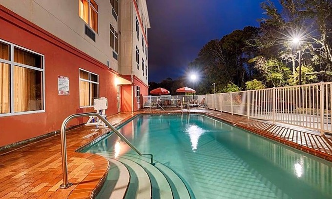 Jacksonville Hotel | 2-Star Hotel ∙ Best Western Plus Cecil Field Inn & Suites