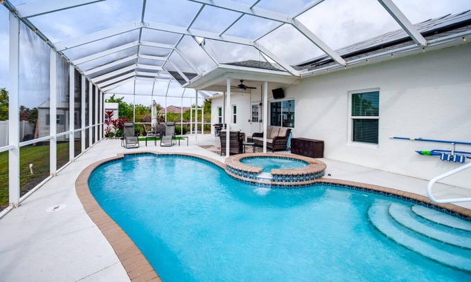 Centennial House | 204 m² House ∙ 3 bedrooms ∙ 9 guests