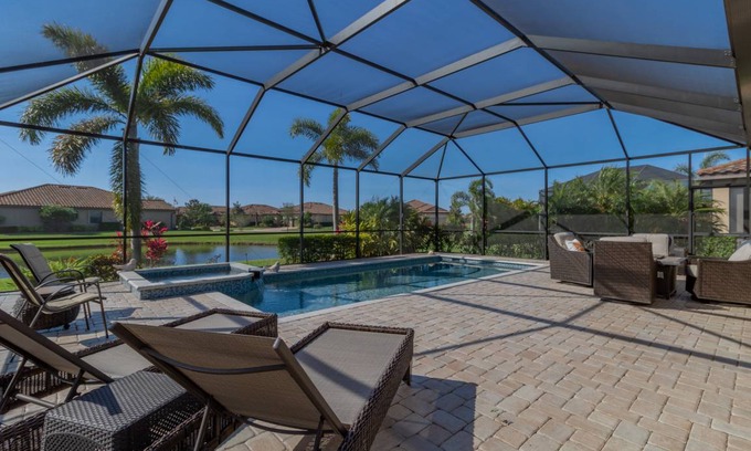 Bradenton House | 204 m² House ∙ 3 bedrooms ∙ 6 guests