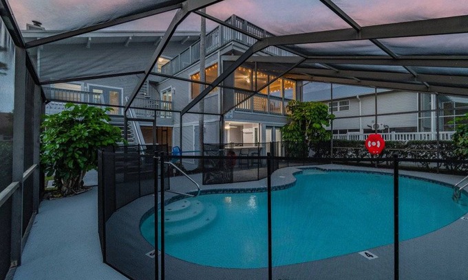 Spring Hill House | 208 m² House ∙ 4 bedrooms ∙ 8 guests