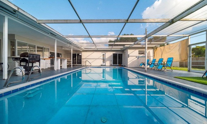 Hollywood Hills House | 209 m² House ∙ 5 bedrooms ∙ 6 guests