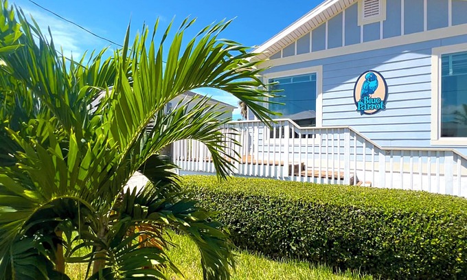 Fort Myers Beach House | 213 Ohio Ave - Blue Parrot Paradise - Island Cottage by the Beach!