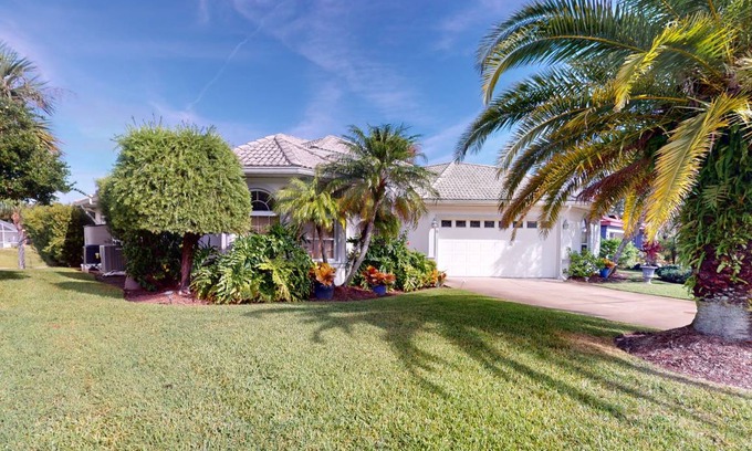 Palm Harbor House | 215 m² House ∙ 4 bedrooms ∙ 8 guests