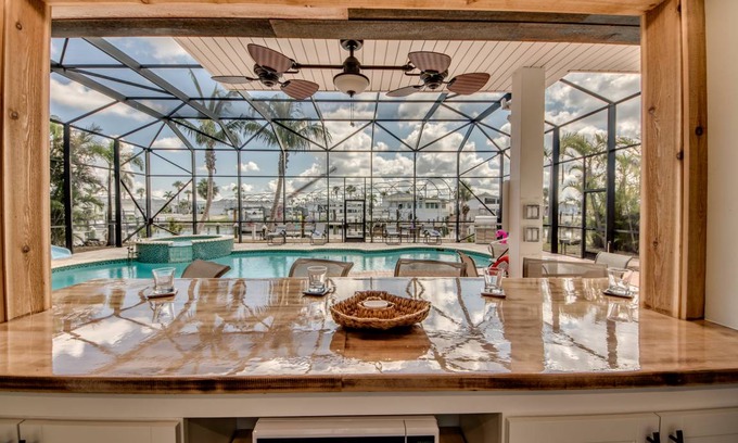Fort Myers Beach House | 217 m² House ∙ 5 bedrooms ∙ 12 guests
