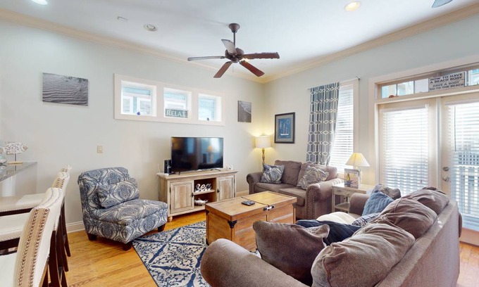 Crescent Beach House | 220 m² House ∙ 4 bedrooms ∙ 12 guests