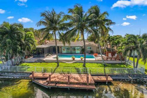 Pembroke Pines House | 225 m² House ∙ 4 bedrooms ∙ 10 guests