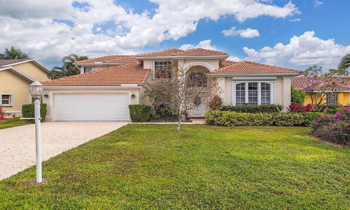 Crown Pointe House | 230 m² House ∙ 4 bedrooms ∙ 8 guests