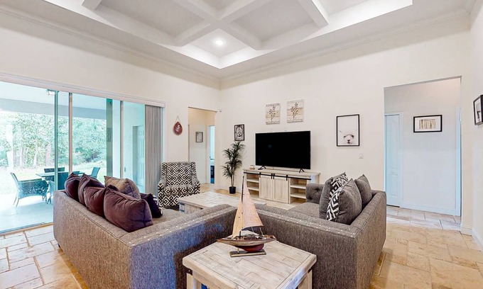 Indian Trails House | 231 m² House ∙ 4 bedrooms ∙ 10 guests