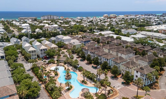 Villages of Crystal Beach House | 238 m² House ∙ 6 bedrooms ∙ 14 guests