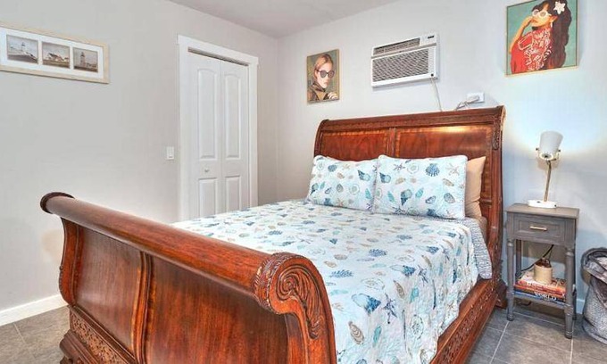 Oakford Park Apartment | 242 m² Apartment ∙ 1 bedroom ∙ 2 guests