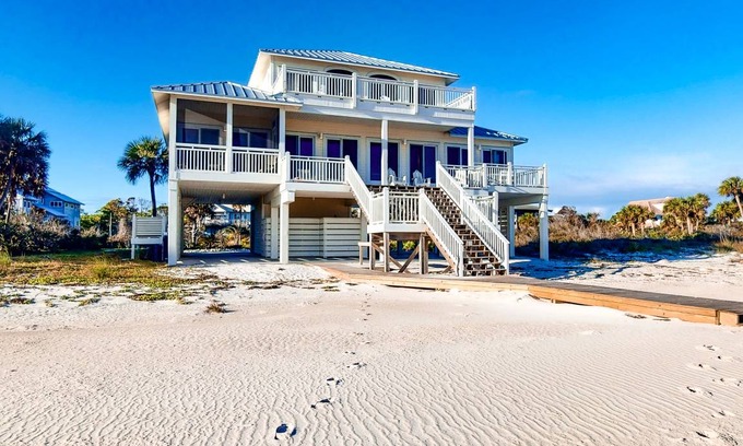 Plantation House | 250 m² House ∙ 4 bedrooms ∙ 12 guests