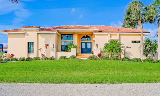 Edgewater House | 257 m² House ∙ 4 bedrooms ∙ 8 guests